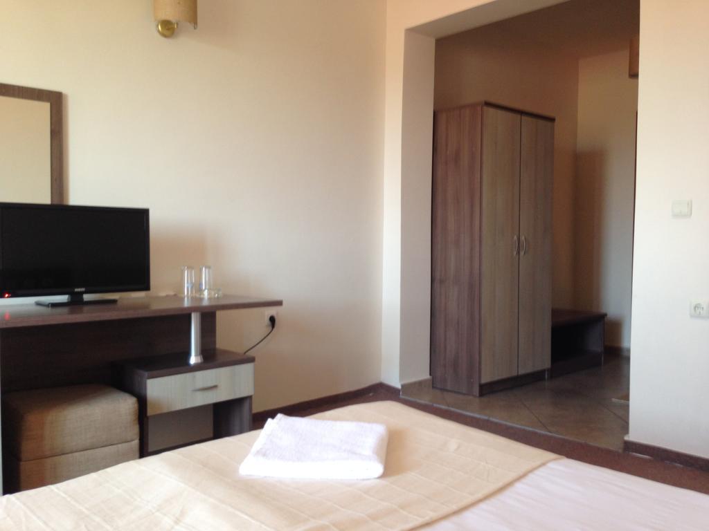 Hotel Laguna Lozenets Extérieur photo